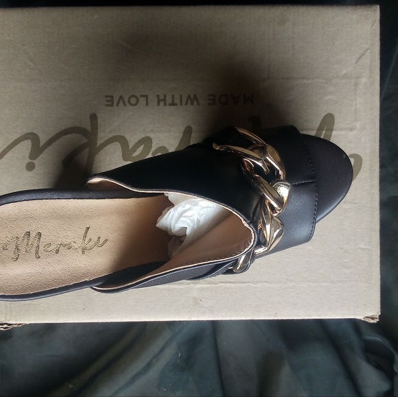 *NEW! Women's Designer Heels - Picture 6 of 8